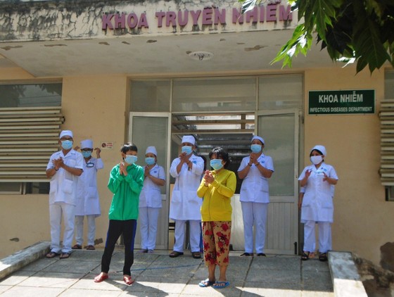 Hai người mắc Covid-19 cuối cùng ở tỉnh Bình Thuận ra viện ảnh 1