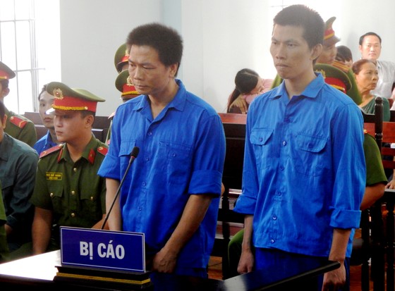 Đại úy công an câu kết với phạm nhân đưa điện thoại vào buồng giam cho thuê ảnh 1