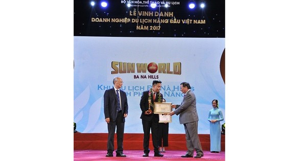 Vinh danh Sun World Ba Na Hills là "Khu du lịch hàng đầu Việt Nam 2017" ảnh 1