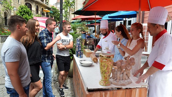Vinh danh Sun World Ba Na Hills là "Khu du lịch hàng đầu Việt Nam 2017" ảnh 2