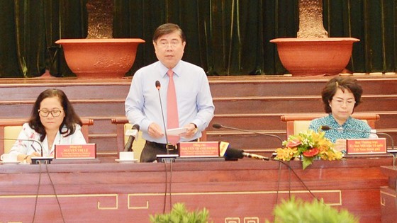 Lãnh đạo TPHCM gặp gỡ hơn 300 cán bộ công đoàn, công nhân tiêu biểu ảnh 1