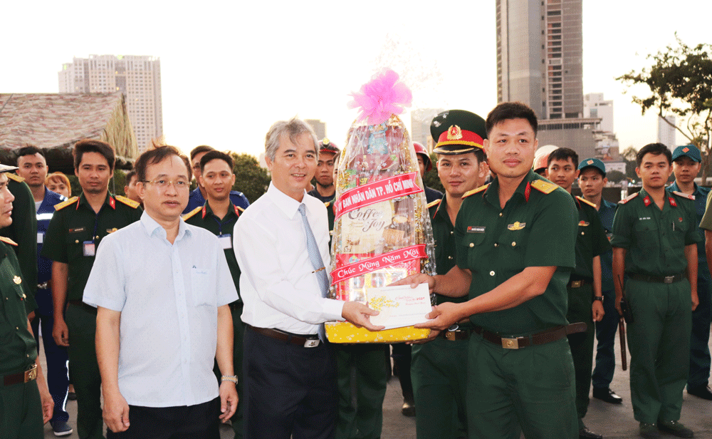 TPHCM: 1.500 pháo tầm cao, 30 dàn pháo tầm thấp, 10 dàn pháo hỏa thuật chờ bắn thời khắc giao thừa ảnh 3