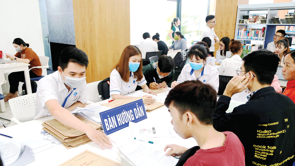 Điểm chuẩn cao, vẫn nhiều cơ hội vào đại học ảnh 1