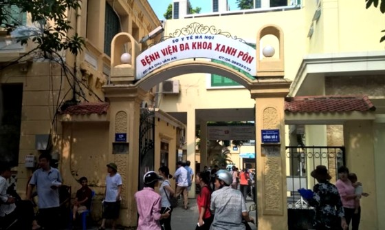 Bệnh viện Đa khoa Xanh Pôn thông tin chính thức về việc “chẻ đôi” que xét nghiệm HIV, viêm gan B để gian lận, ăn bớt vật tư ảnh 1