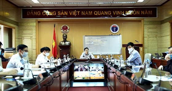 Tập trung lực lượng dập dịch Covid-19 tại Bệnh viện Bạch Mai ảnh 1