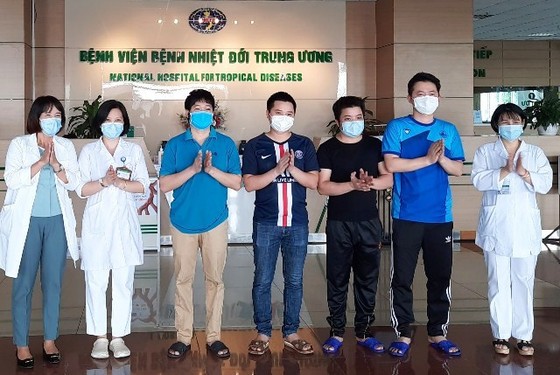 5 bệnh nhân Covid-19 khỏi bệnh, tiếp tục không có ca mắc mới ảnh 1