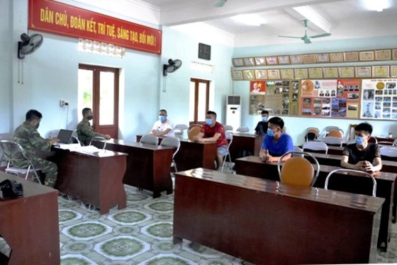 Phát hiện nhiều người Trung Quốc dùng bè mảng, xuồng cao tốc nhập cảnh trái phép ở Móng Cái ảnh 1