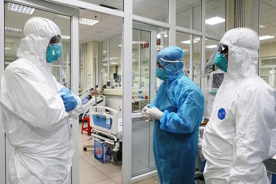 Chủng virus SARS-CoV-2 lây nhanh hơn, 2 bệnh nhân Covid-19 ở Đà Nẵng tiên lượng rất nặng ảnh 1