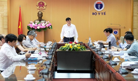 Không để dịch Covid-19 'đánh trúng' nơi trọng yếu trong bệnh viện ảnh 1