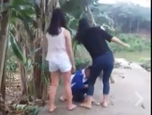 Xử lý hai nữ sinh đánh bạn tại Huế ảnh 1