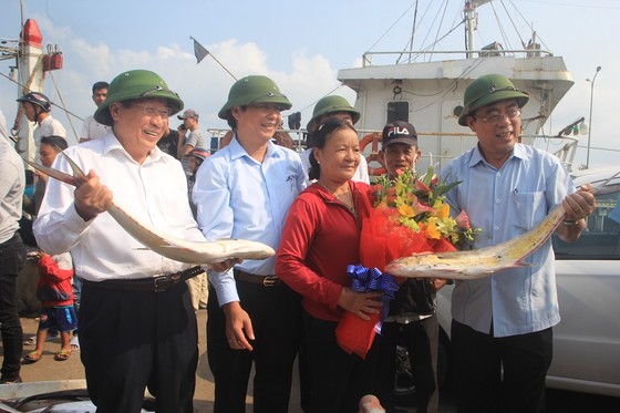 Ngư dân Quảng Trị trúng mẻ cá 7 tỷ đồng ảnh 2