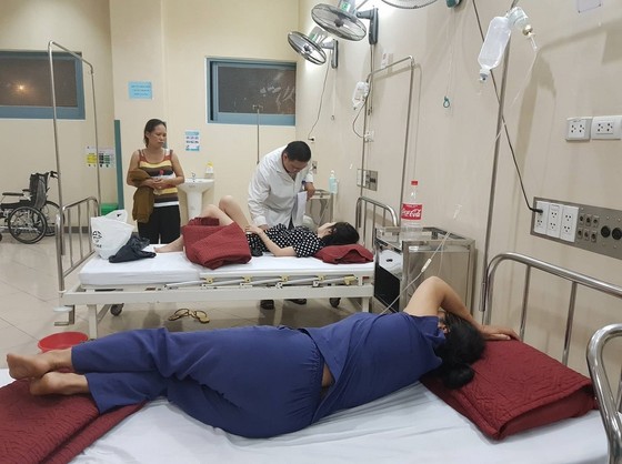 Đã tìm ra nguyên nhân khiến 73 người ngộ độc sau tiệc cưới ảnh 2