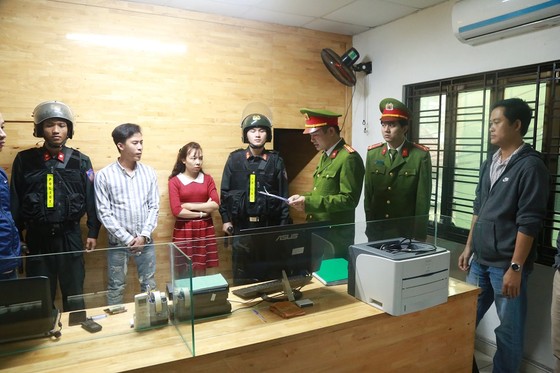 Phá đường dây tín dụng đen liên tỉnh, lãi suất lên đến 700%/năm ảnh 2
