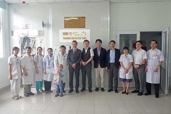 Lần đầu ghép tế bào gốc cho bệnh nhi u nguyên bào thần kinh ảnh 1