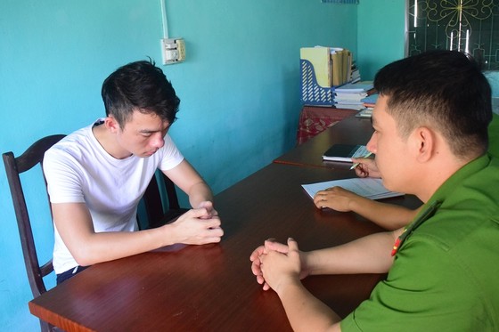 Bắt đối tượng tổ chức sinh nhật cho vợ bằng “tiệc” ma túy ảnh 2