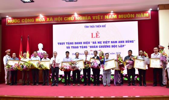 Truy tặng 12 danh hiệu Bà Mẹ Việt Nam Anh hùng ảnh 1