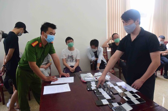 Xử phạt 7 đối tượng người Trung Quốc thuê khách sạn đánh bạc hơn 35 tỷ đồng tại Huế ảnh 1