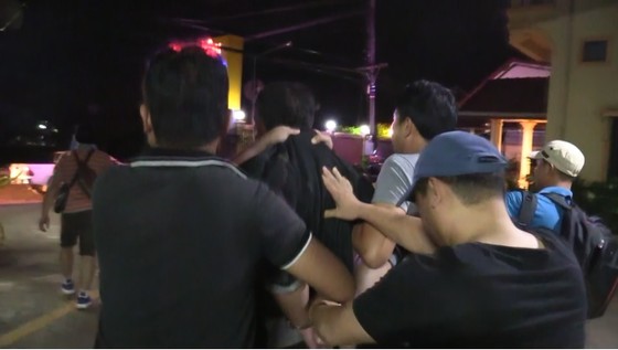 Triệt phá đường dây ma túy xuyên quốc gia, thu giữ 20 bánh heroin và 15kg ma túy đá ảnh 3