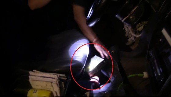Triệt phá đường dây ma túy xuyên quốc gia, thu giữ 20 bánh heroin và 15kg ma túy đá ảnh 4