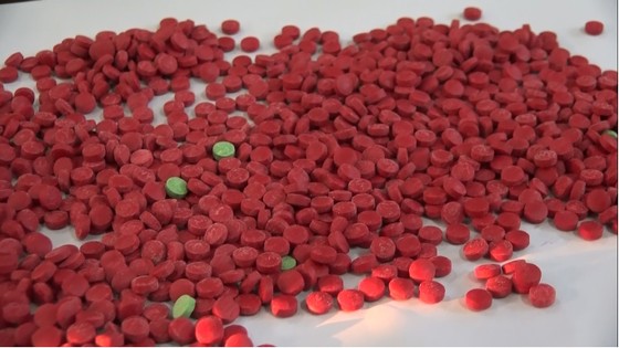 Bắt giữ đối tượng vận chuyển 5kg ma túy đá, 30.000 viên ma túy tổng hợp ảnh 5