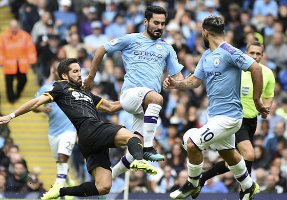 Sao Man.City chia sẻ áp lực với HLV Guardiola ảnh 1