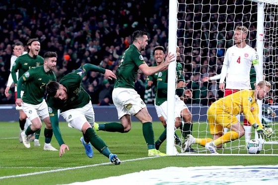 Vòng loại EURO 2020: Đan Mạch, Thụy Sĩ dắt tay đi tiếp ảnh 1