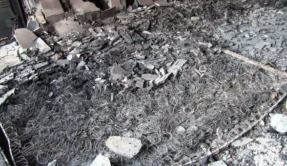 Những hình ảnh đầu tiên bên trong tòa nhà Grenfell Tower ảnh 3