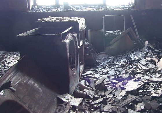 Những hình ảnh đầu tiên bên trong tòa nhà Grenfell Tower ảnh 7