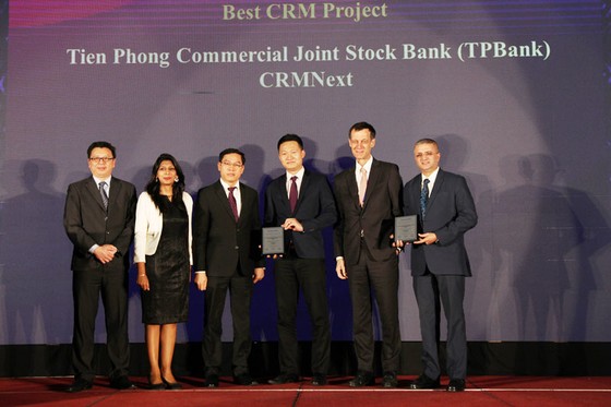 TPBank nhận cùng lúc 3 giải thưởng quốc tế uy tín về Ngân hàng số ảnh 1
