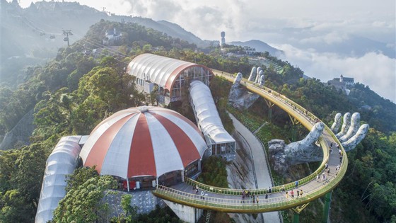 Cầu Vàng đẹp 'lịm tim' trong hoàng hôn và bình minh ảnh 7