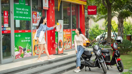 Vinfast bổ sung bộ sạc pin rời cho 3 dòng xe máy điện ảnh 3