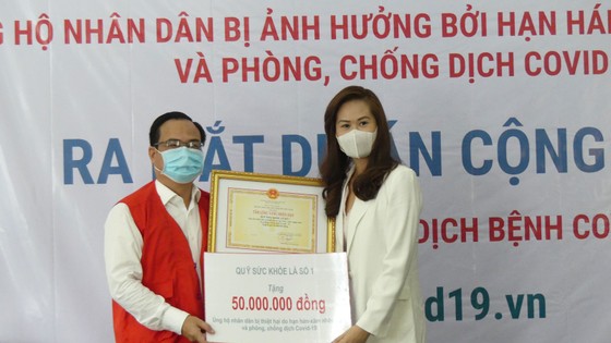 Cơ quan đại diện phía Nam - Hội chữ Thập đỏ Việt Nam phát động ủng hộ nhân dân bị ảnh hưởng bởi hạn mặn và phòng, chống dịch Covid-19 ảnh 4