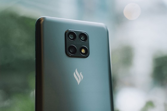 Cộng đồng Quốc tế hào hứng với điện thoại Vsmart Aris 5G "Make in Vietnam" ảnh 1