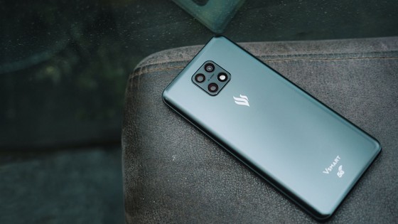 Cộng đồng Quốc tế hào hứng với điện thoại Vsmart Aris 5G "Make in Vietnam" ảnh 3