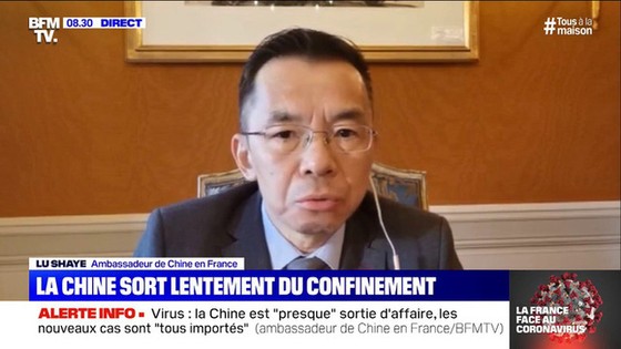 Vì sao Vũ Hán có 2.500 người chết vì COVID-19 nhưng dân xếp hàng nhận cả chục nghìn bình cốt? - Ảnh 1. Vì sao Vũ Hán có 2.500 người chết vì COVID-19 nhưng dân xếp hàng nhận cả chục nghìn bình cốt? - Ảnh 1.