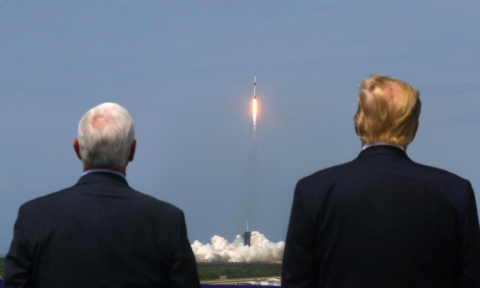 Tổng thống Trump chứng kiến Space X phóng phi thuyền đưa phi hành gia lên quỹ đạo ảnh 1