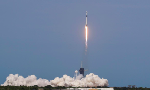 Tổng thống Trump chứng kiến Space X phóng phi thuyền đưa phi hành gia lên quỹ đạo ảnh 2