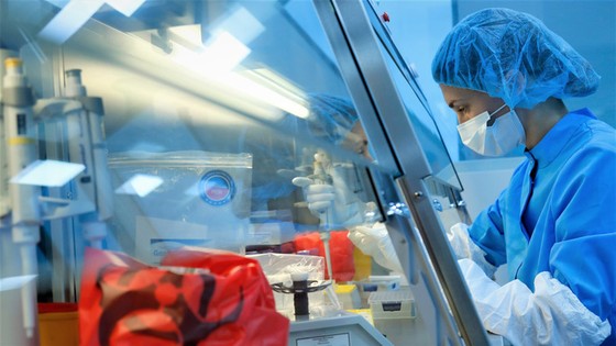Nga bắt đầu phân phối vắc-xin ngừa Covid-19 - Ảnh 1. Nga bắt đầu phân phối vắc-xin ngừa Covid-19 - Ảnh 1.