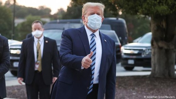 Dịch Covid-19: Tổng thống Trump “giáng đòn” đảng Dân chủ, nhiều lãnh đạo quân sự cách ly - Ảnh 1. Dịch Covid-19: Tổng thống Trump “giáng đòn” đảng Dân chủ, nhiều lãnh đạo quân sự cách ly - Ảnh 1.