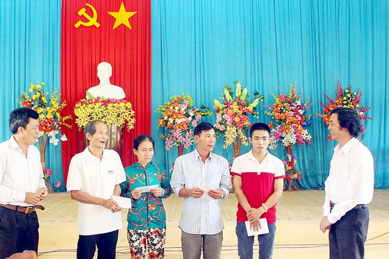 Hoài Nhơn sau cơn bão lũ ảnh 1