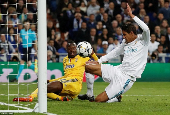 Real Madrid may mắn vào bán kết Champions League 2018 ảnh 1
