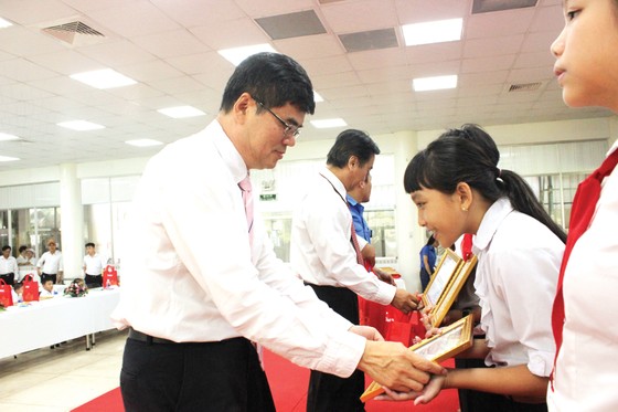 Vedan Việt Nam khen thưởng 690 con em CB-CNV đạt thành tích học tập giỏi, xuất sắc năm 2018 ảnh 1