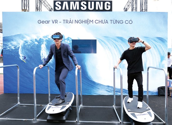The 8Finity show mừng Galaxy s8 ảnh 3