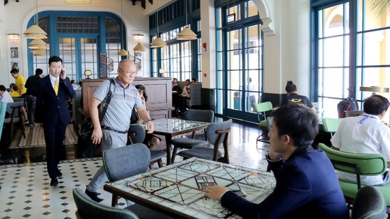 Ông Park Hang Seo ấn tượng với khu nghỉ dưỡng JW Marriott Phu Quoc Emerald Bay của Sun Group ảnh 5