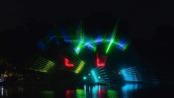 “Đầm Sen by night” và màn hình nước 3D khổng lồ ảnh 5