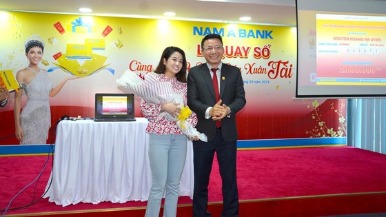 Tìm được chủ nhân những giải thưởng giá trị trong chương trình “Cùng Nam A Bank đón Xuân Tài Lộc” ảnh 2