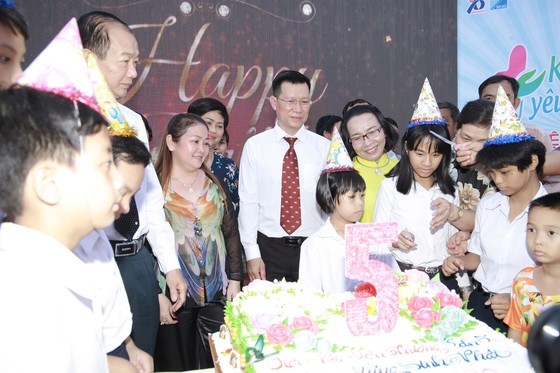 Sẻ chia, kết nối yêu thương ảnh 2