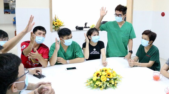 Những 'chiến binh' đấu Covid-19 ảnh 1