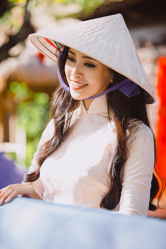 Lọt top 5 dự án Nhân ái, hoa hậu Tiểu Vy rộng đường vào top 30 Miss World ảnh 1