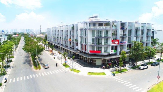 Dân cư tăng nhanh, nhà ở 'hụt hơi' ảnh 1